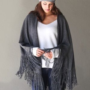 Bodo fringe poncho